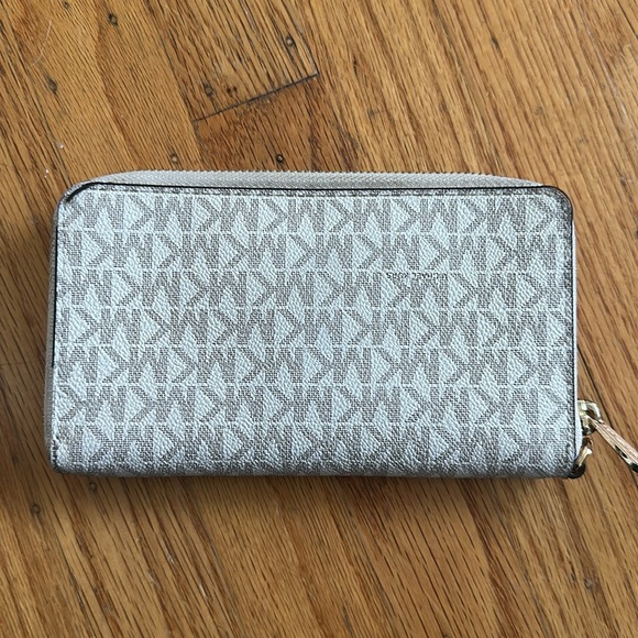 Michael Kor wallet - Picture 2 of 5